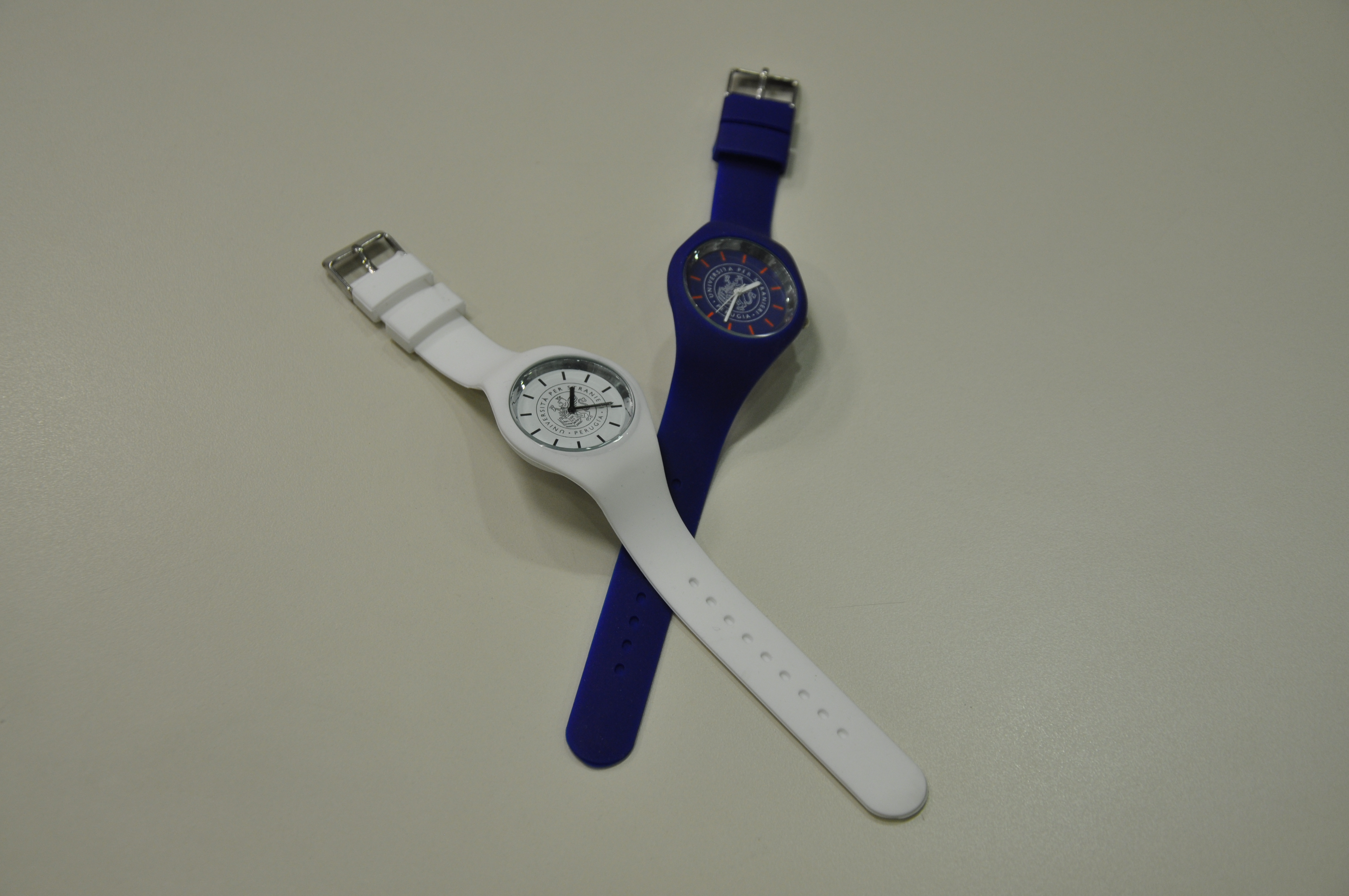 ANALOG WRIST WATCH