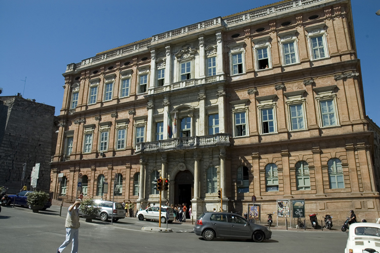 facciata di Palazzo Gallenga