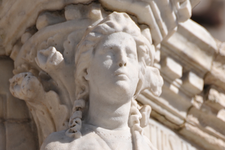 particolare della fontana maggiore