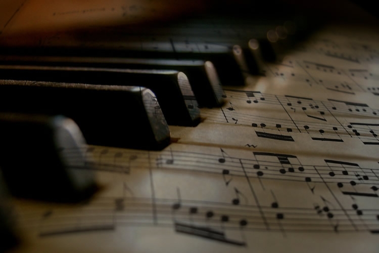 Dettaglio di tastiera di pianoforte