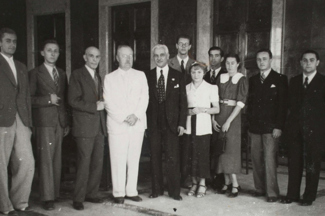 24 agosto 1937 - S. E. l'Ambasciatore di Polonia con il Sen. Bodrero fra gli studenti polacchi