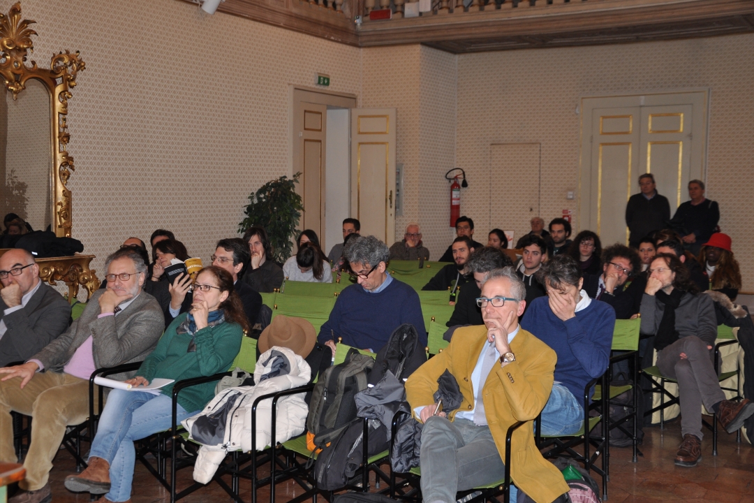 Il pubblico durante la presentazione del libro di Enrico Menduni (Sala Goldoni) Palazzo Gallenga