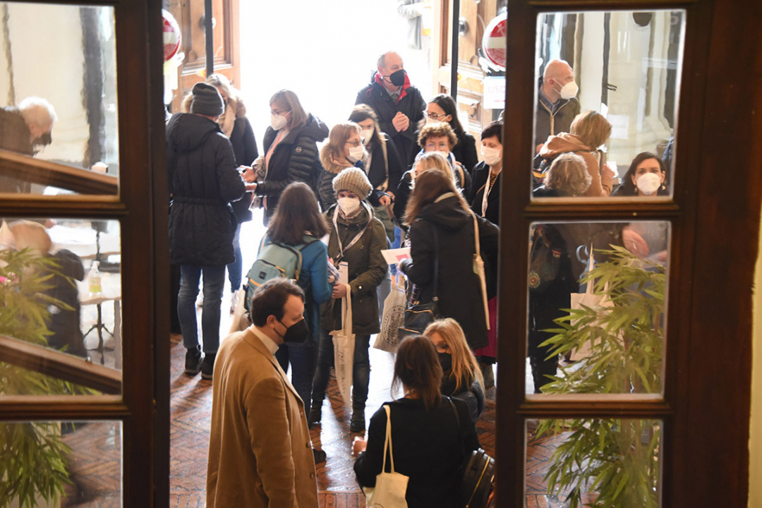 FIERIDA 2022 - partecipanti all'evento all'interno di Palazzo Gallenga