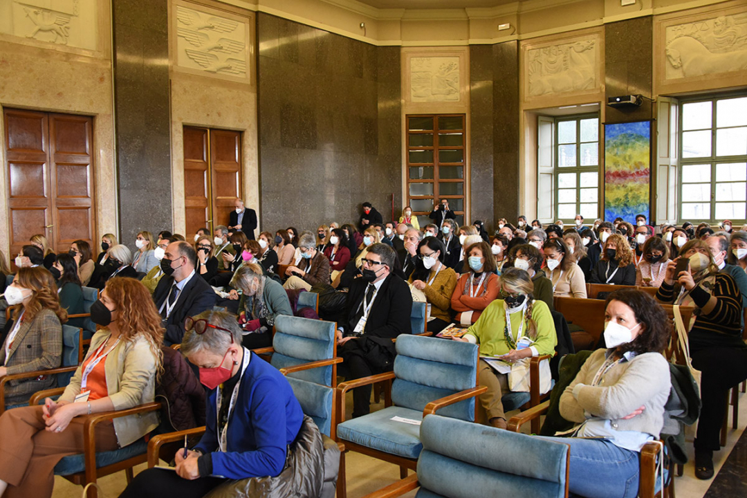 FIERIDA 2022 - partecipanti all'evento all'interno di Palazzo Gallenga