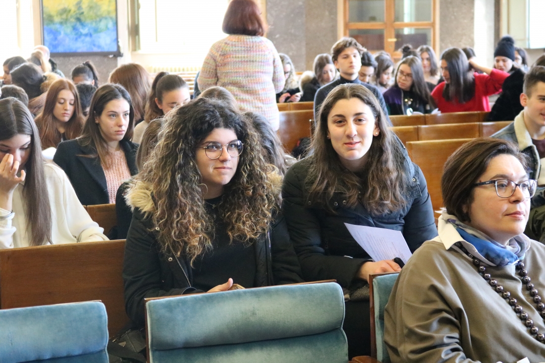 studenti delle superiori in Aula Magna