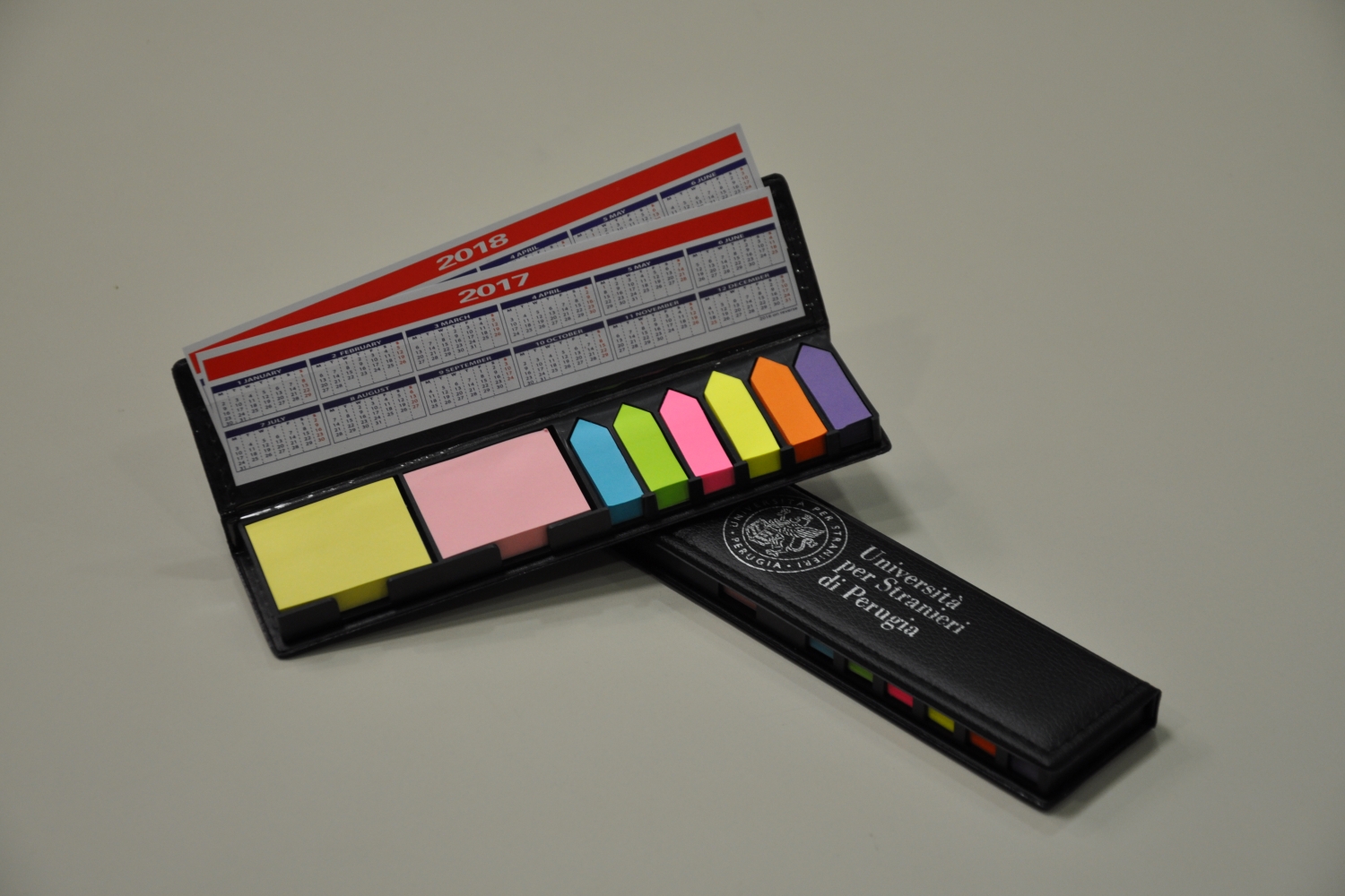 MEMO HOLDER WITH CALENDAR MEMO HOLDER WITH CALENDAR