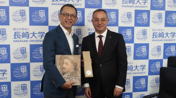 a moment during the visit to Nagasaki University